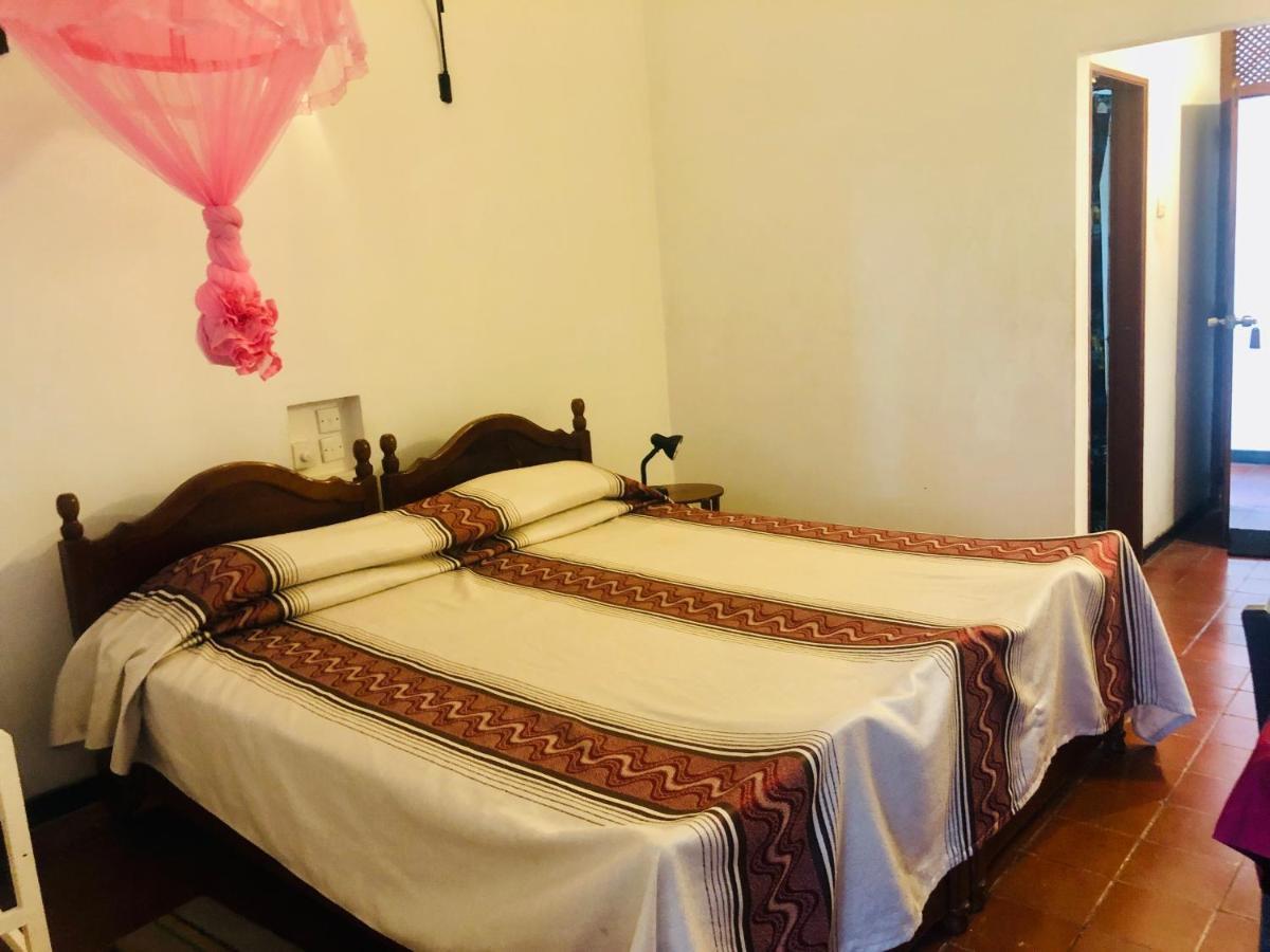 Hotel Hemadan Бентота Екстериор снимка