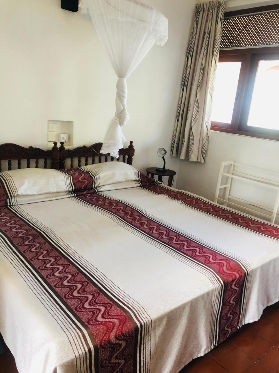 Hotel Hemadan Бентота Екстериор снимка